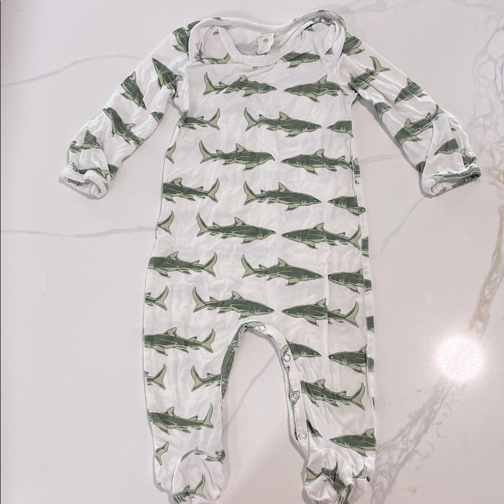Kate Quinn - Green Shark Print Footie Pajamas - Size 6-9 month